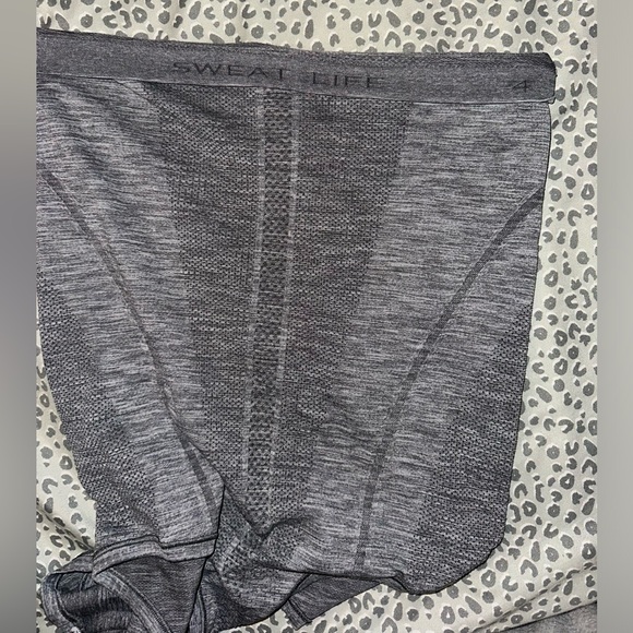 Lululemon swiftly tech tank - Picture 3 of 3